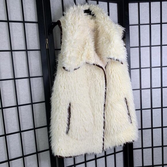 Melrose & Market Sherpa Plush Faux Fur Sleeveless Vest White Small - Picture 4 of 8